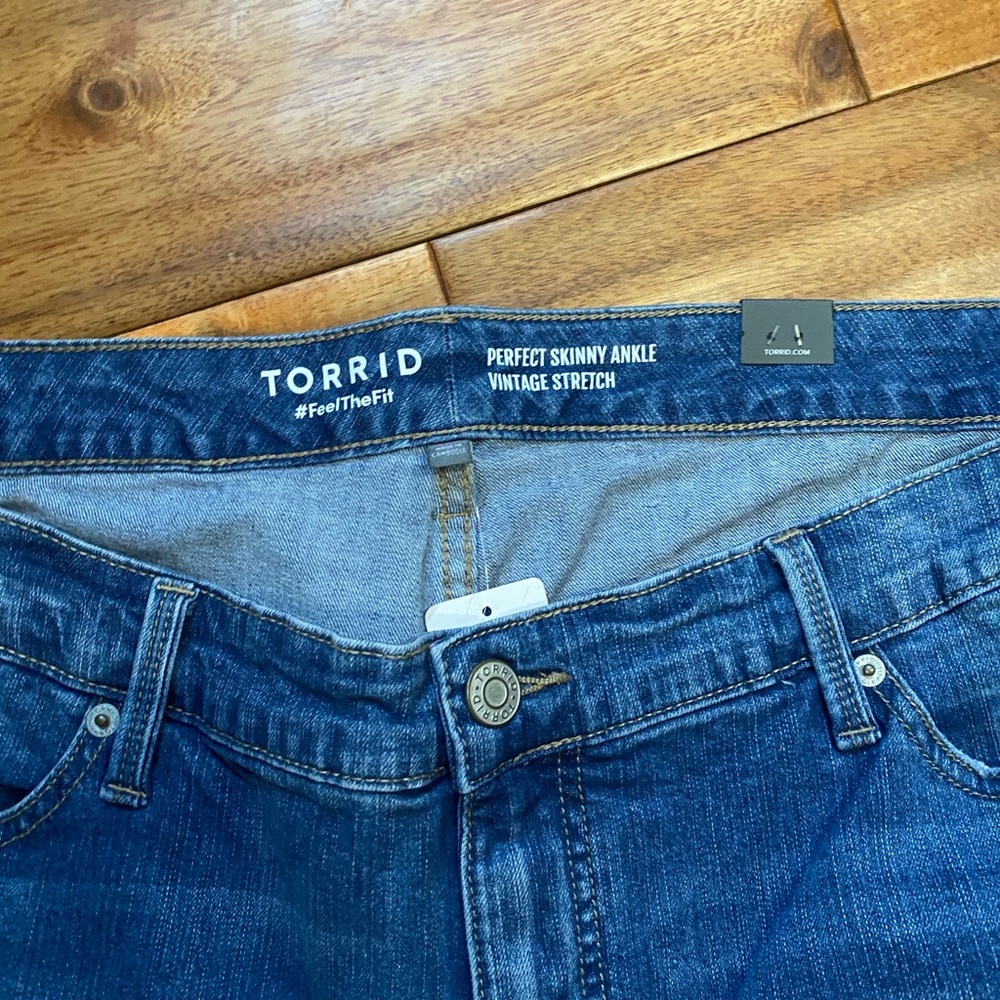 Torrid Perfect Ankle Skinny Vintage Stretch Mid-Rise Jeans - Picture 2 of 10